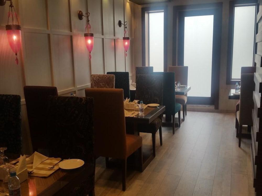 होटल के अलावा Palm Boutique 4*