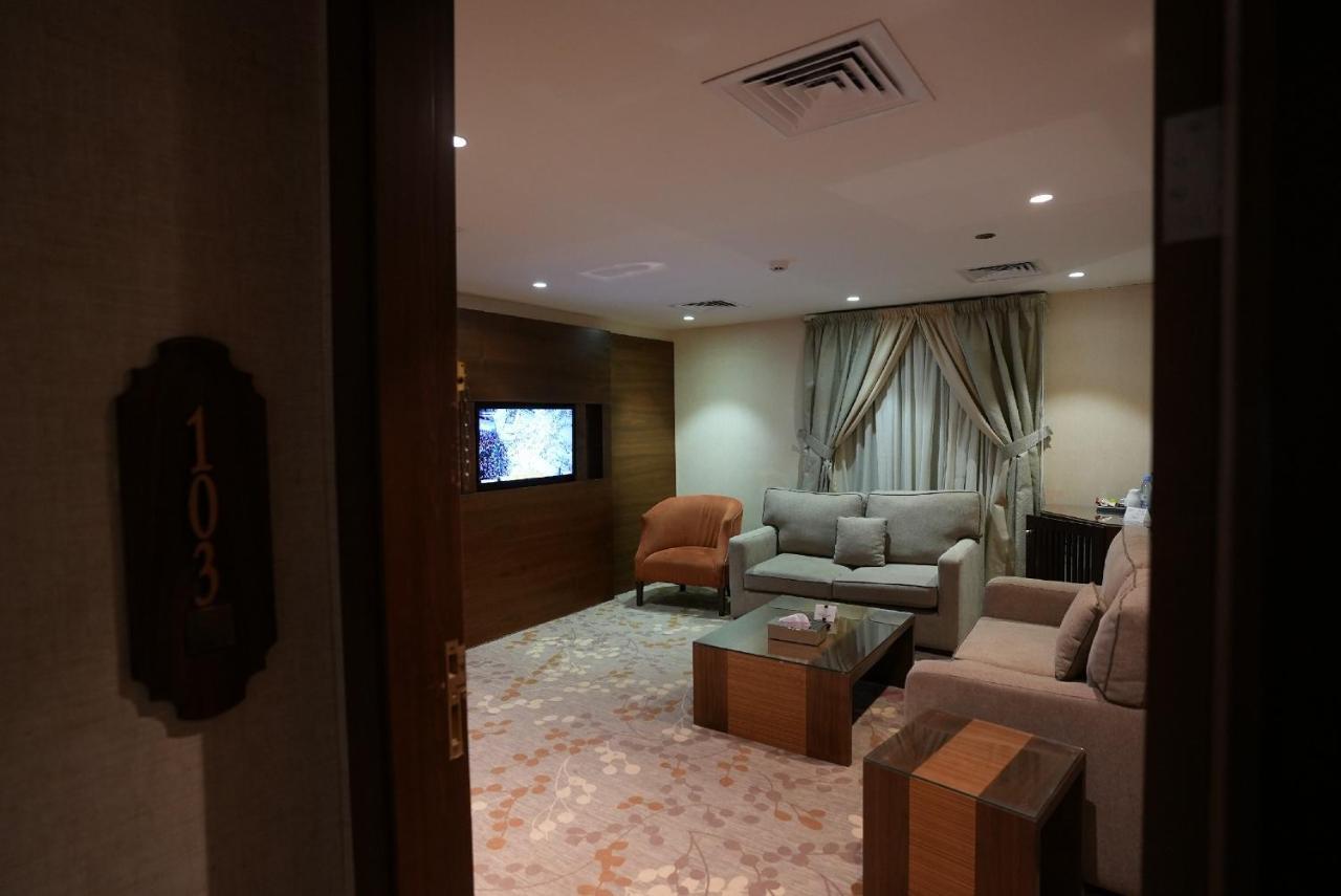 होटल के अलावा Palm Boutique