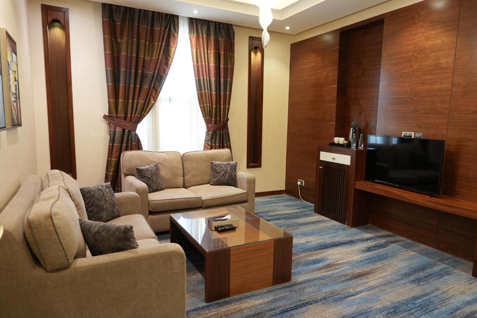 Palm Boutique Aparthotel 4*